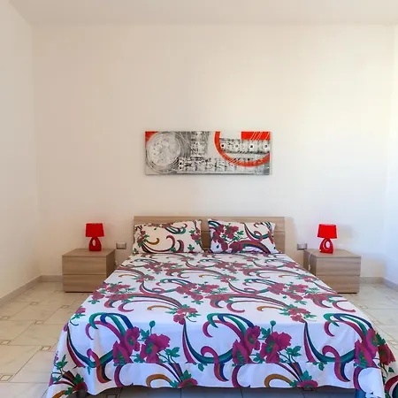 Casa Vacanze Chiara Apartment *